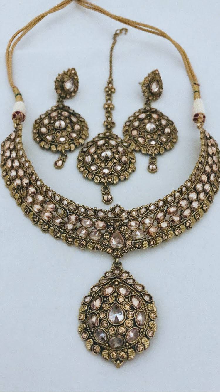 Baan Gold Necklace, Tikka &amp; Earrings Set - WaliaJones
